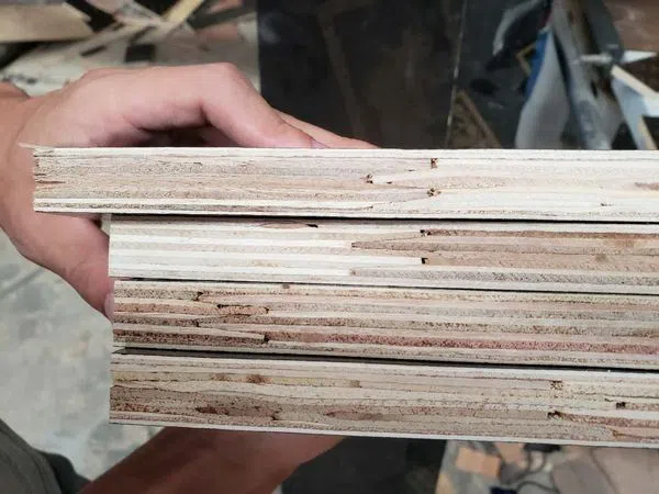 Parmak Derz Geri Dönüşümlü Beton Kalıp Film Kaplı Kontrplak