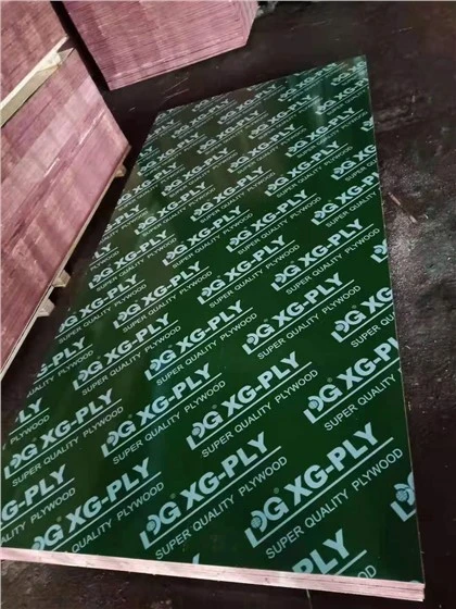 Yeşil / mavi / kırmızı Plastik Film Kuveyt Pazarı İçin Kontrplak Sertağaç Çekirdeği Kaplı Sıcak Satış Pvc Yapı Malzemeleri